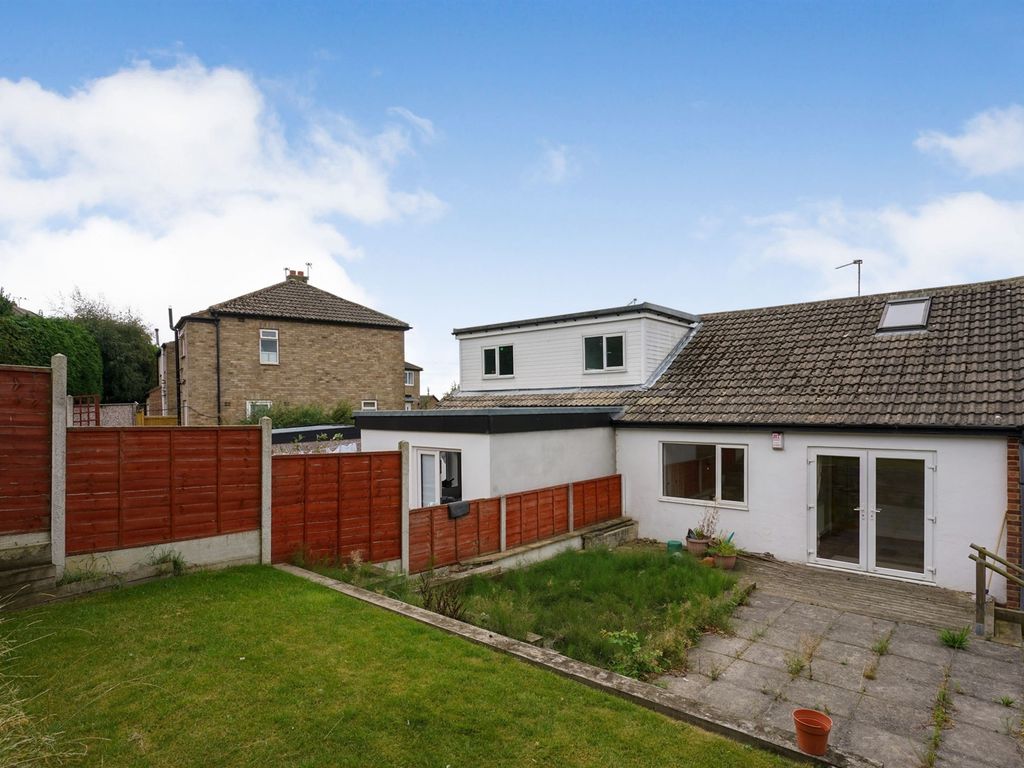 2 bed semidetached bungalow for sale in Banksfield Close, Yeadon
