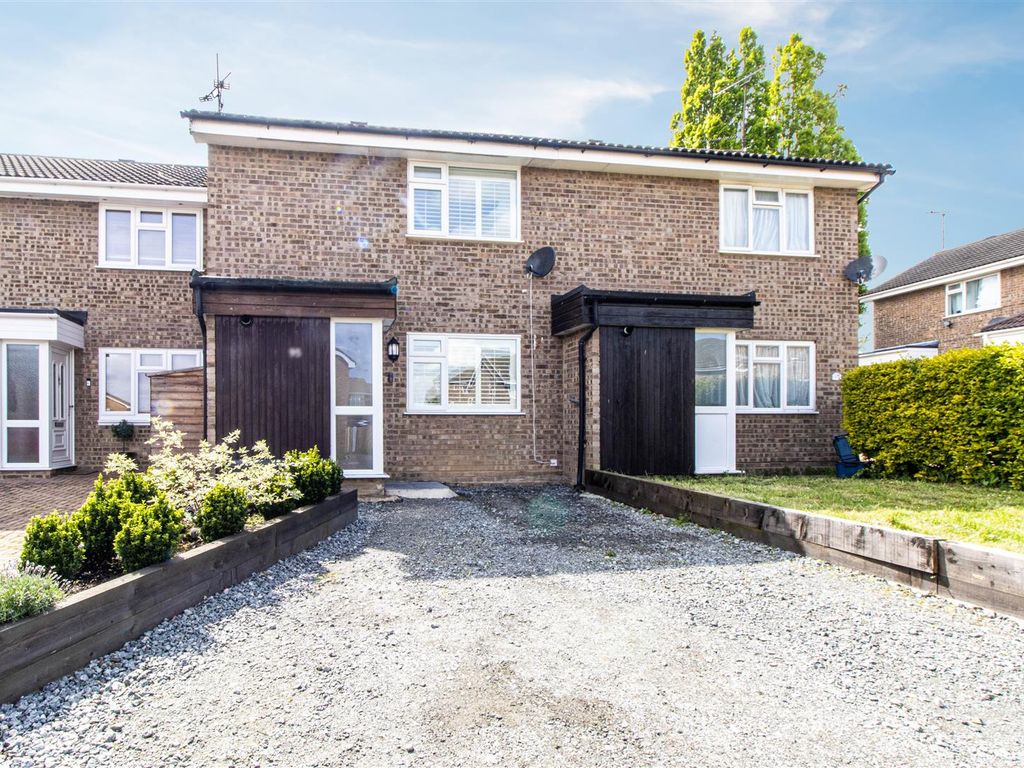 2 bed terraced house for sale in Coniston, SouthendOnSea SS2 Zoopla