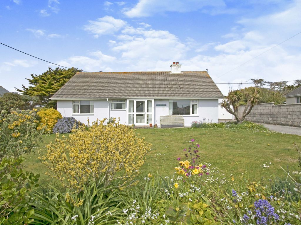 3 bed bungalow for sale in Laflouder Fields, Mullion, Helston, Cornwall