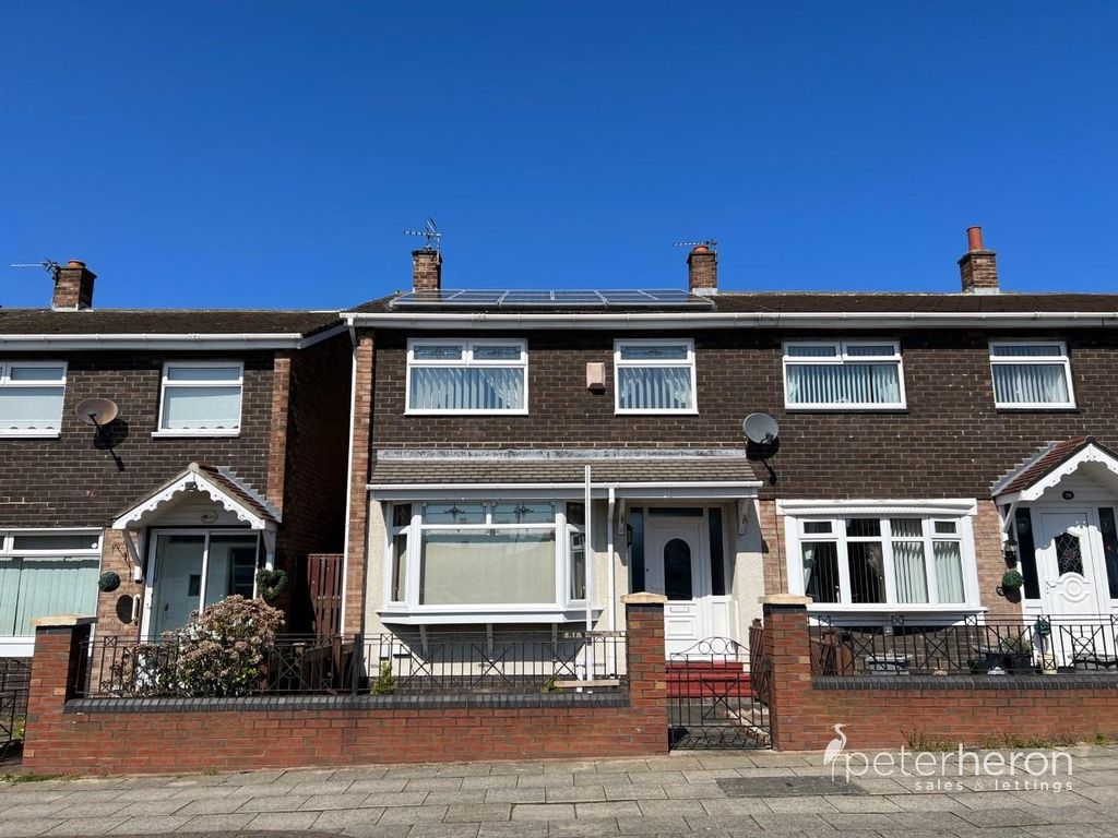 3 bed terraced house for sale in Brunswick Road, Town End Farm