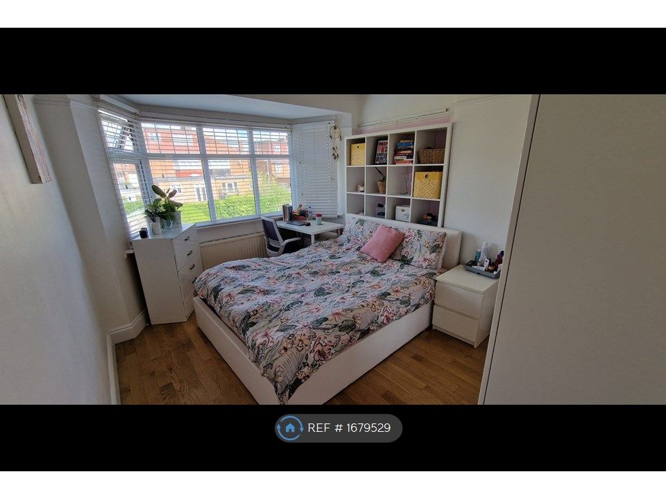 Room to rent in Springfield Gardens, West Hendon/Colindale NW9 Zoopla