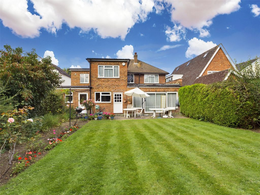 Clifford Grove Ashford Middlesex TW15  