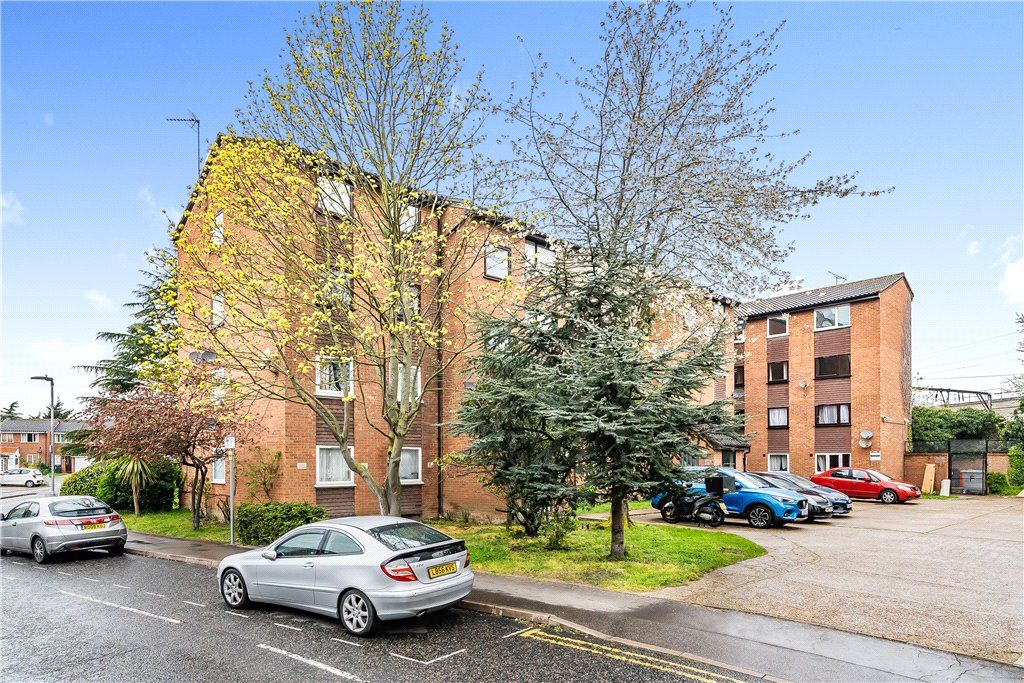 2 bed flat for sale in Gurney Close, Barking IG11 Zoopla