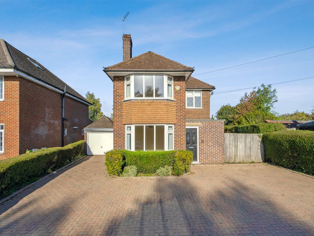 3 bed detached house to rent in Marlow Road, High HP11 Zoopla