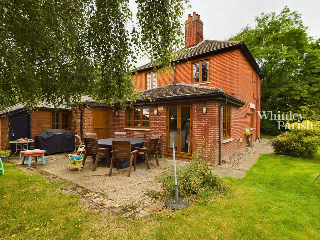 3 bed cottage for sale in Redgrave Road, South Lopham, Diss IP22, £