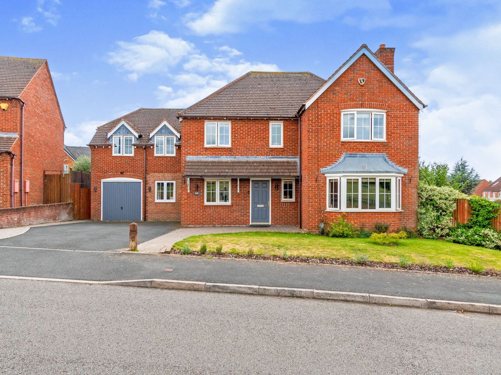 5 bed detached house for sale in Harvest Fields Way, Four Oaks, Sutton