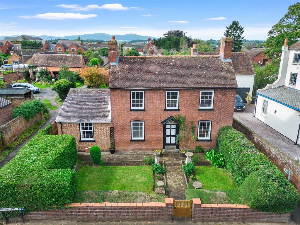 4 bed detached house for sale in Main Road, Kempsey, Worcester WR5, £