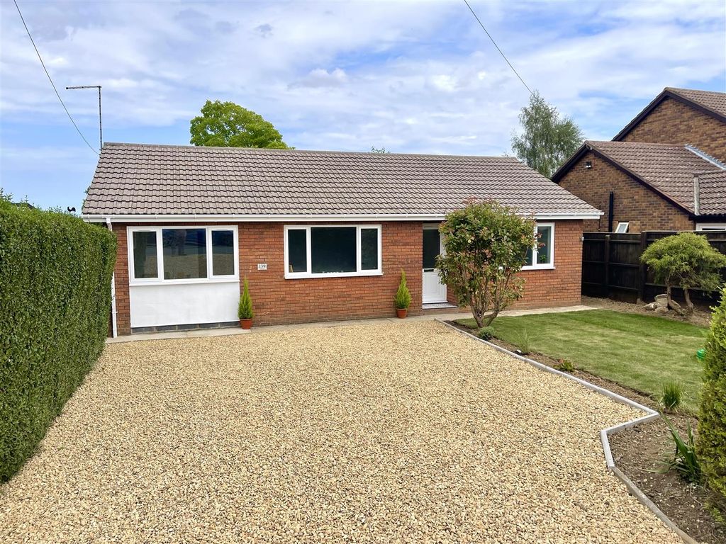 3 bed detached bungalow for sale in Six House Bank, West Pinchbeck