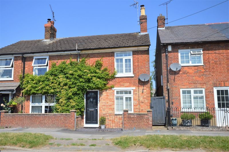 2 bed semidetached house for sale in Weston Road, Aston Clinton