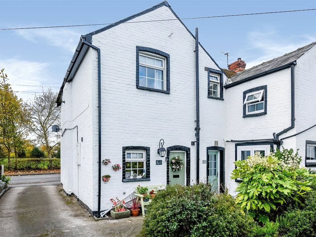 2 bed end terrace house for sale in Beehive Court, 33 Duke Street