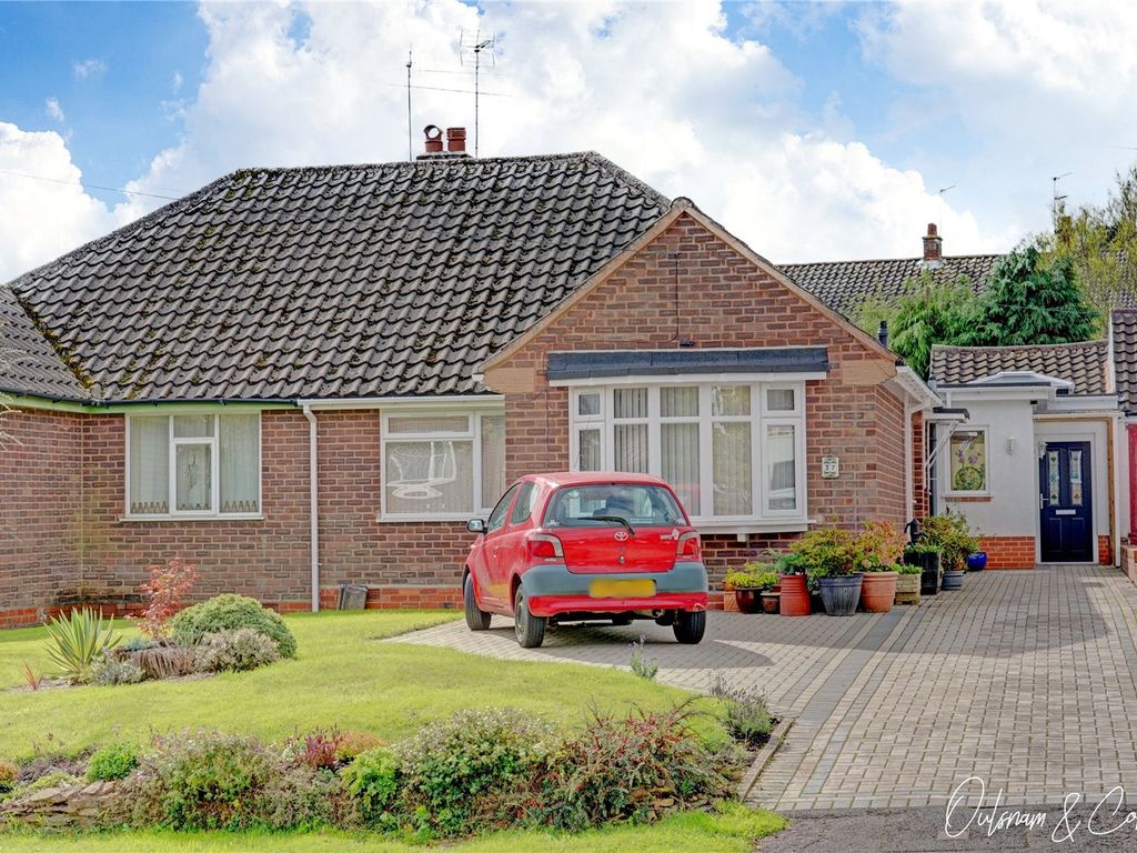 3 bed bungalow for sale in Callow Hill Road, Alvechurch, Birmingham