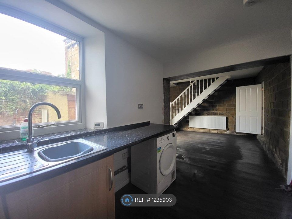 3 bed terraced house to rent in Bridge Street, Swinton, Mexborough S64