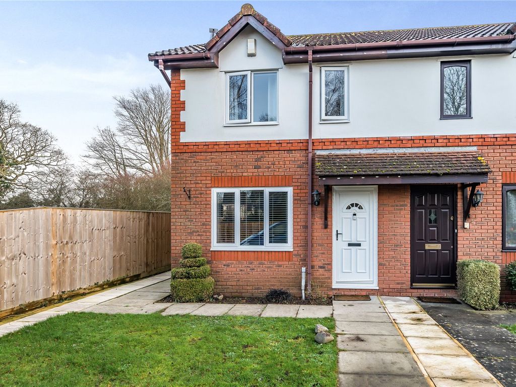 3 bed semidetached house for sale in Firecrest View, Covingham
