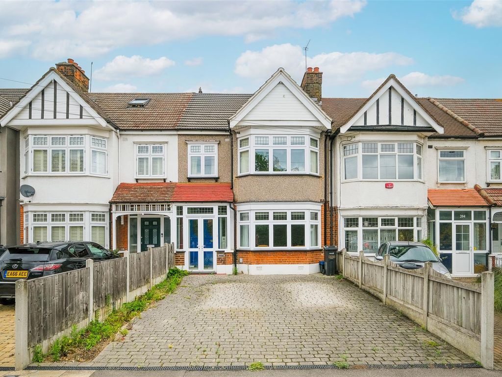 3 bed property for sale in Perth Road, Ilford IG2, £550,000 Zoopla