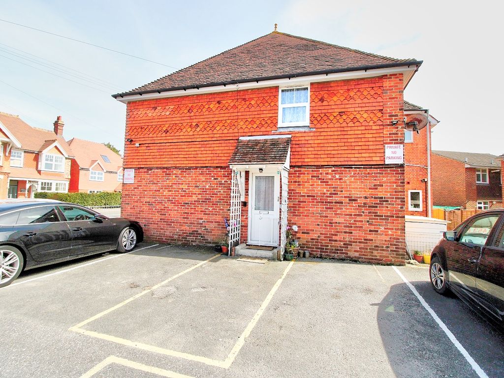 2 bed flat for sale in London Road, Hailsham BN27 Zoopla