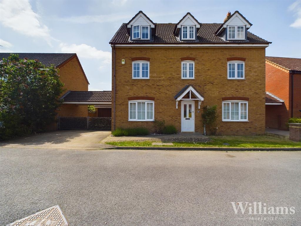 5 bed detached house for sale in Sandy Road, Calvert, Buckingham MK18