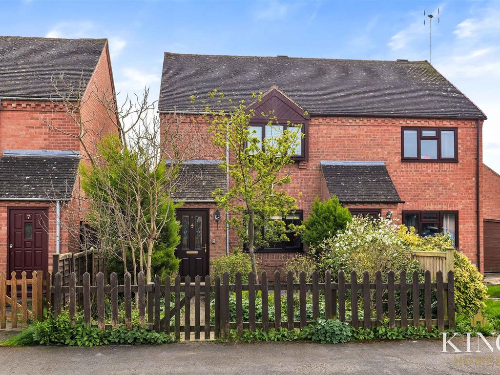 2 bed semidetached house for sale in Court Way, BidfordOnAvon
