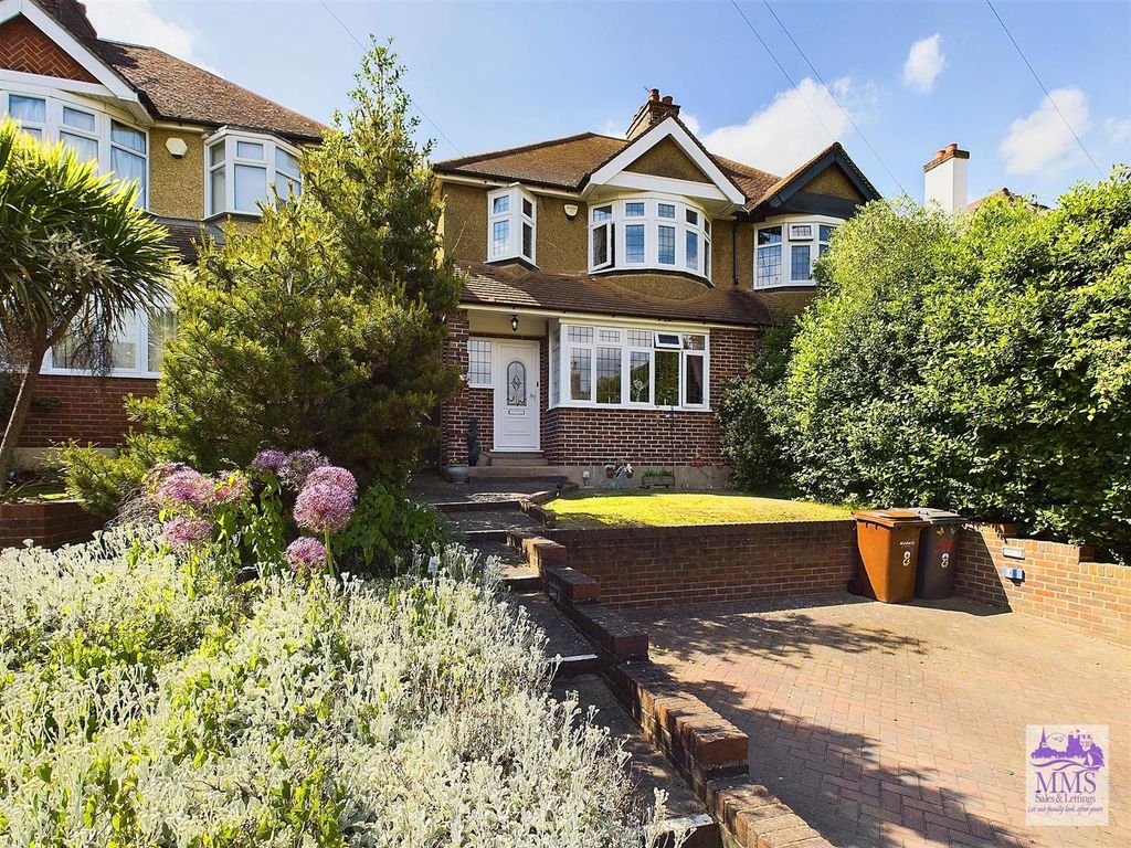 3 bed semidetached house for sale in Woodstock Road, Strood, Rochester