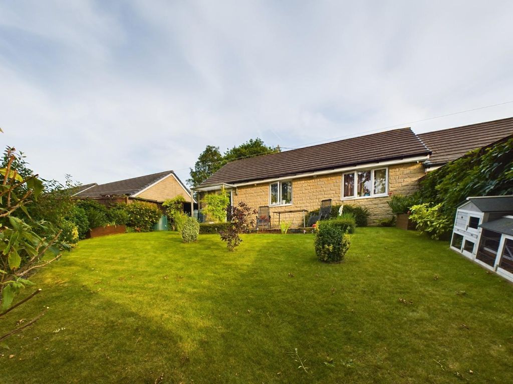 2 bed semidetached bungalow for sale in West Royd Avenue, Shipley BD18