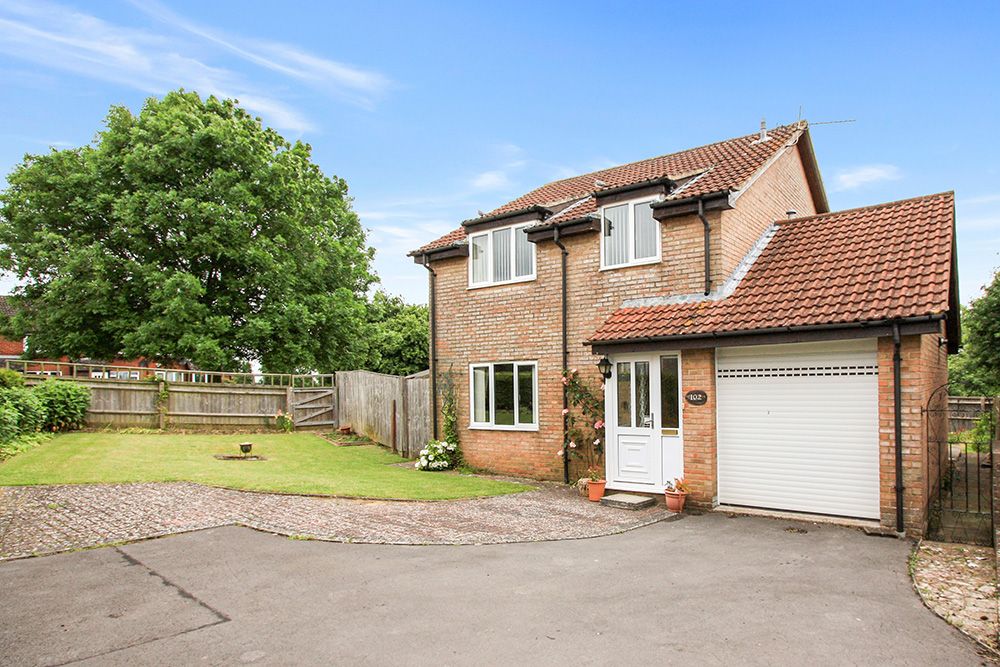 4 bed detached house for sale in The Dormers, Highworth, Swindon SN6, £