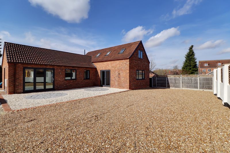 3 bed detached bungalow for sale in Wharf Road, Crowle, Scunthorpe DN17