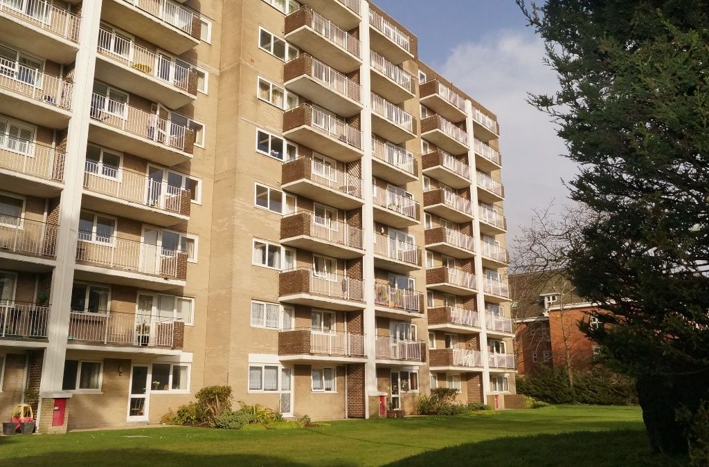 2 bed flat to rent in Bourne Pines, Christchurch Road, Bournemouth