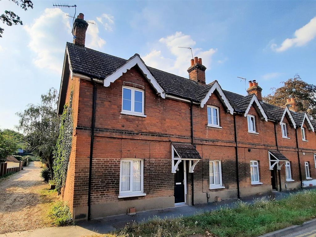 2 bed for sale in Hoddesdon Road, Stanstead Abbotts, Ware
