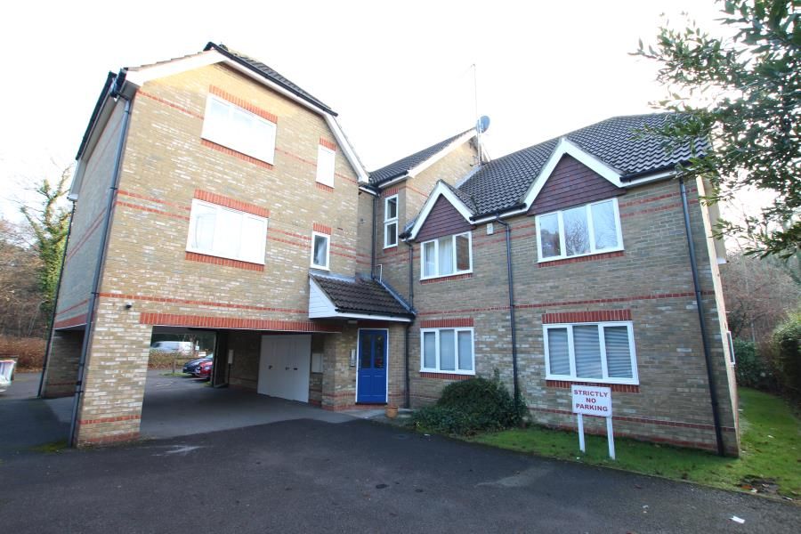 2 bed flat to rent in Carlton Road, Horsell, Woking GU21 Zoopla