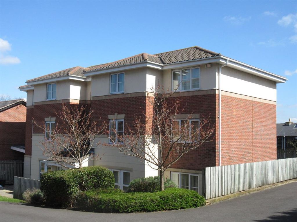 2 bed flat to rent in Ironstone Crescent, Chapeltown, Sheffield S35