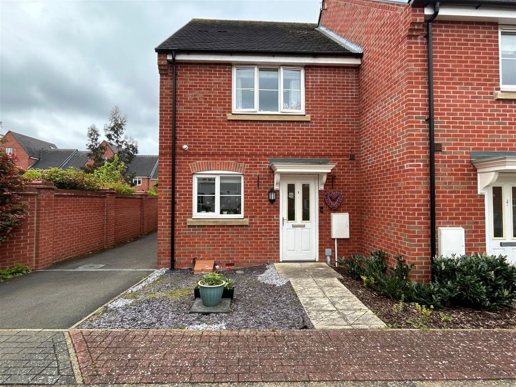3 bed end terrace house for sale in Dee Close, Rushden NN10 Zoopla