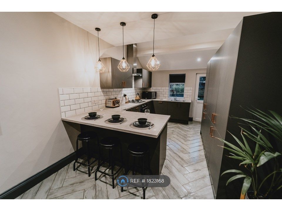 Room to rent in Mount Carmel Street, Derby DE23, £525 pcm Zoopla