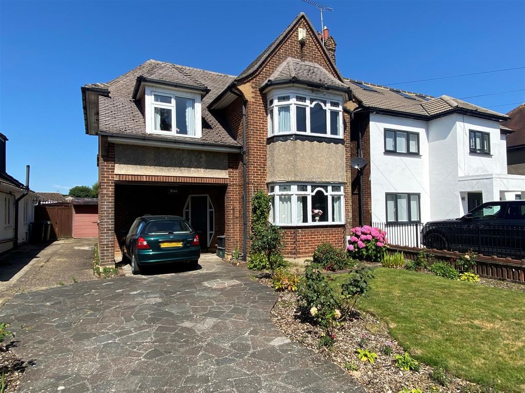 4 bed detached house for sale in Jones Road, Goffs Oak, Waltham Cross