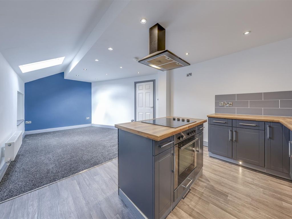 4 bed flat to rent in Booth Street, Waterfoot, Rossendale BB4, £795 pcm