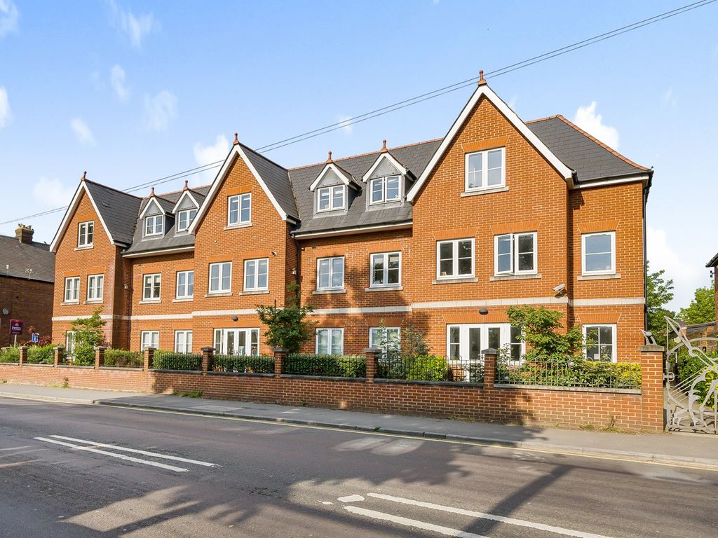 2 bed flat for sale in Woodbridge Road, Guildford, Guildford GU1 - Zoopla