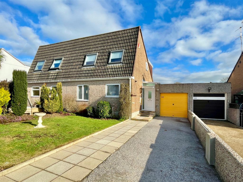 3 bed semidetached house for sale in Rothbury Gardens, Thornbury