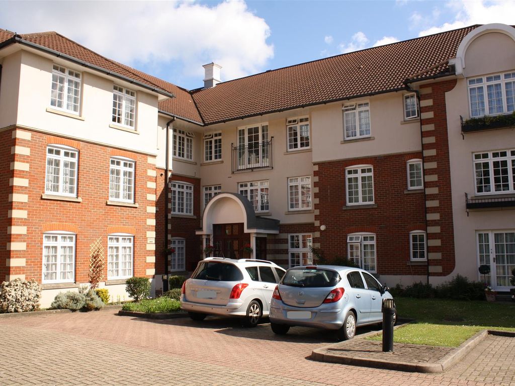 1 bed flat to rent in Crothall Close, Palmers Green, London N13, £1,200