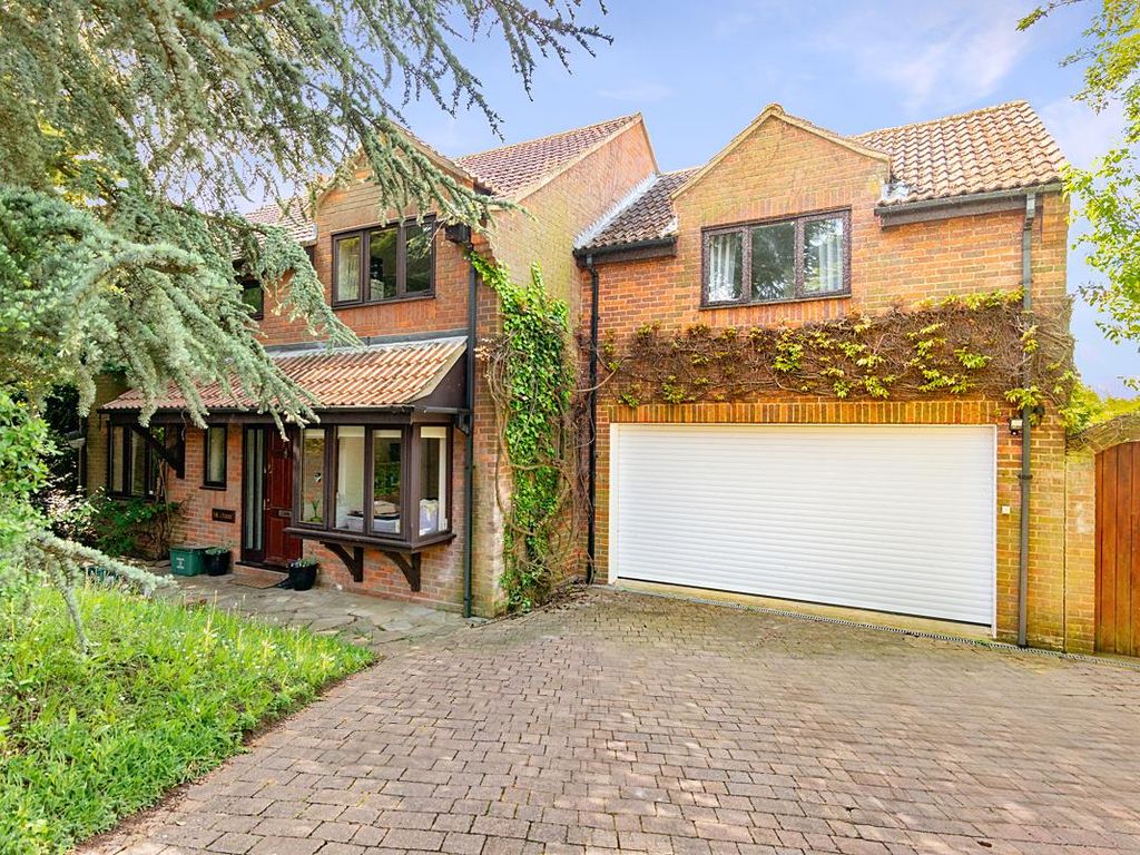 5 bed detached house for sale in Naisby Drive, Great Brickhill