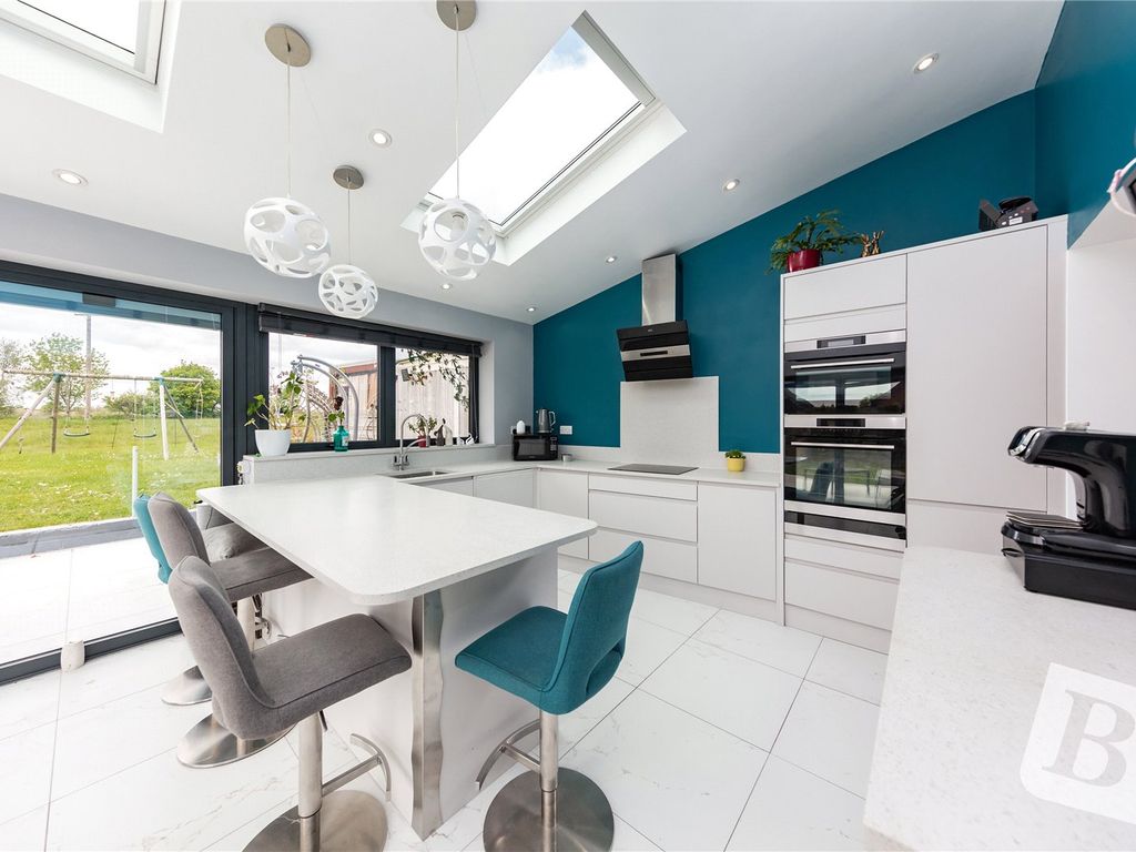 3 bed semidetached house for sale in Rose Cottages, Burnham Road