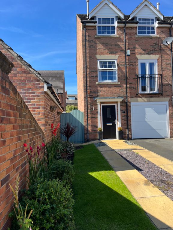 4 bed town house for sale in Linden Court, Rothwell, Leeds LS26, £