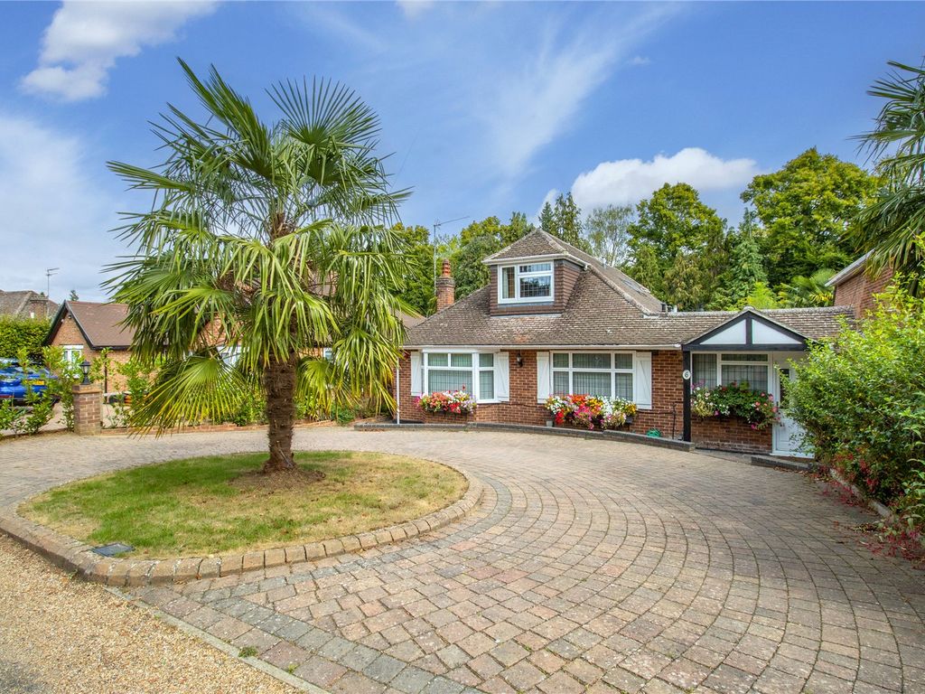 3 bed bungalow for sale in Links Drive, Radlett, Hertfordshire WD7 Zoopla