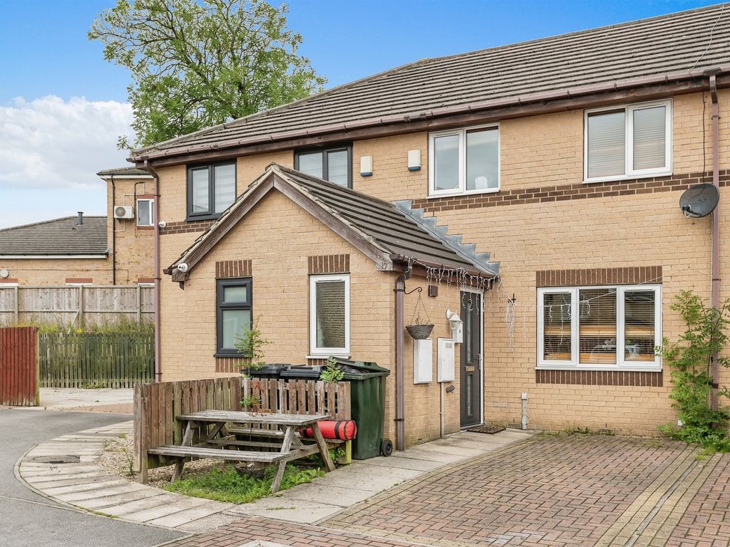 3 bed terraced house for sale in Bell House Avenue, Bradford BD4, £