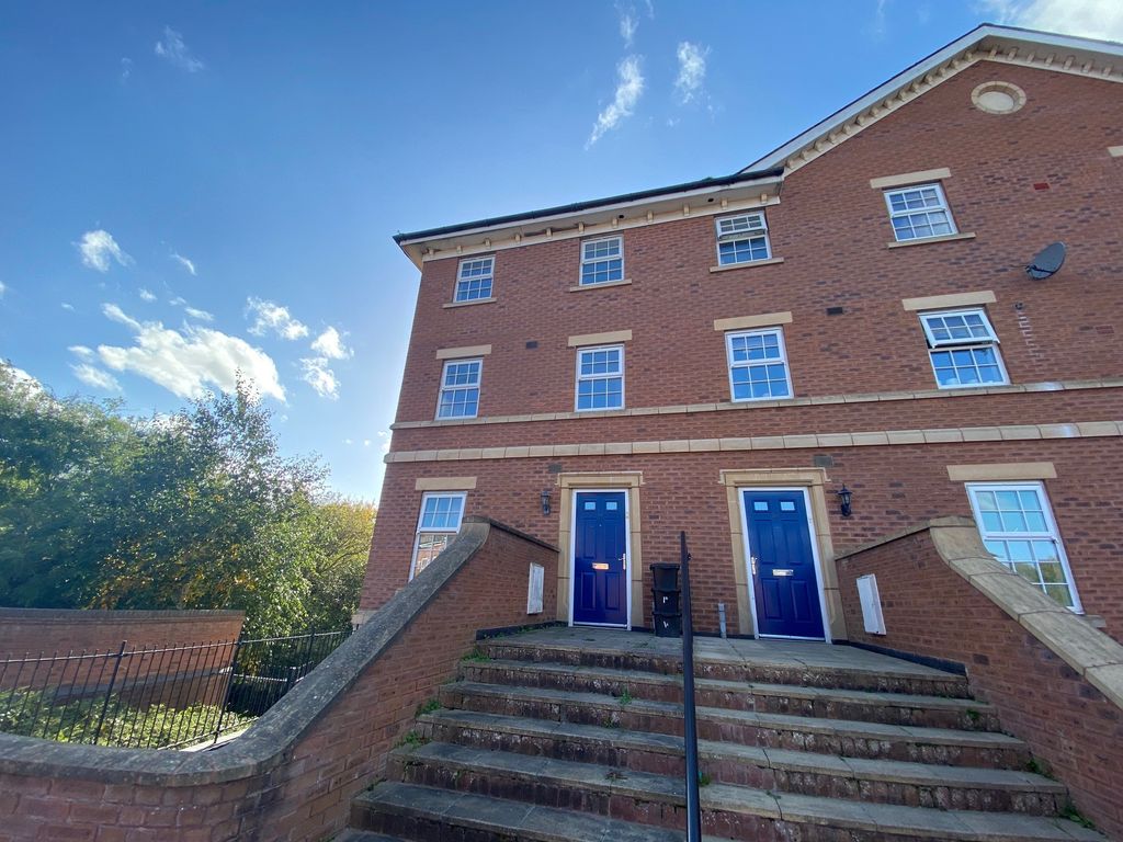 3 bed property for sale in Fenton Avenue, Swindon SN25, £190,000 Zoopla