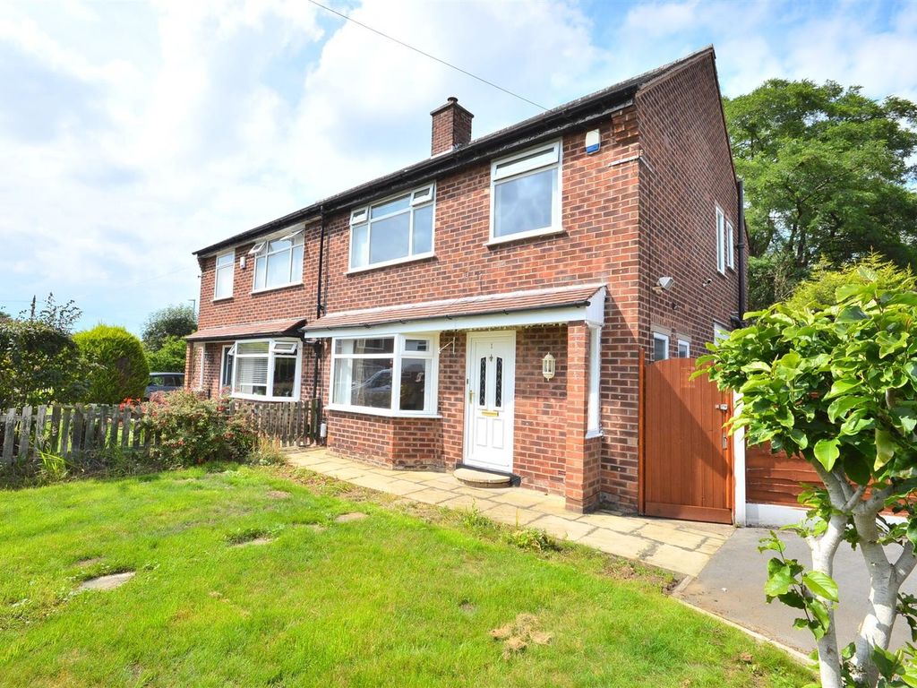 3 bed semidetached house to rent in Clover Croft, Sale M33, £1,450 pcm