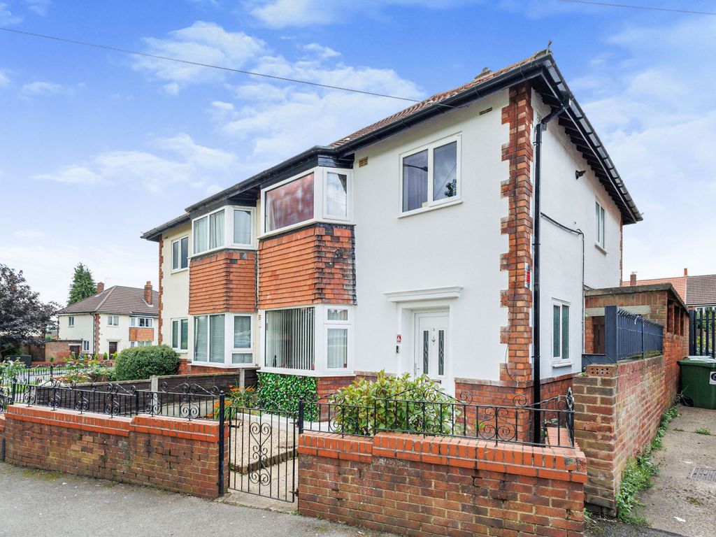 3 bed semidetached house for sale in Cuddington Crescent, Stockport