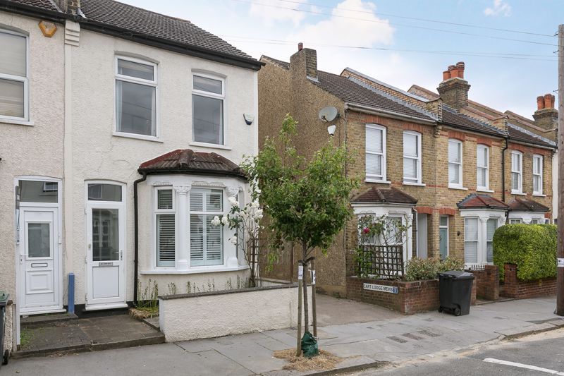 2 bed end terrace house for sale in Lebanon Road, Croydon