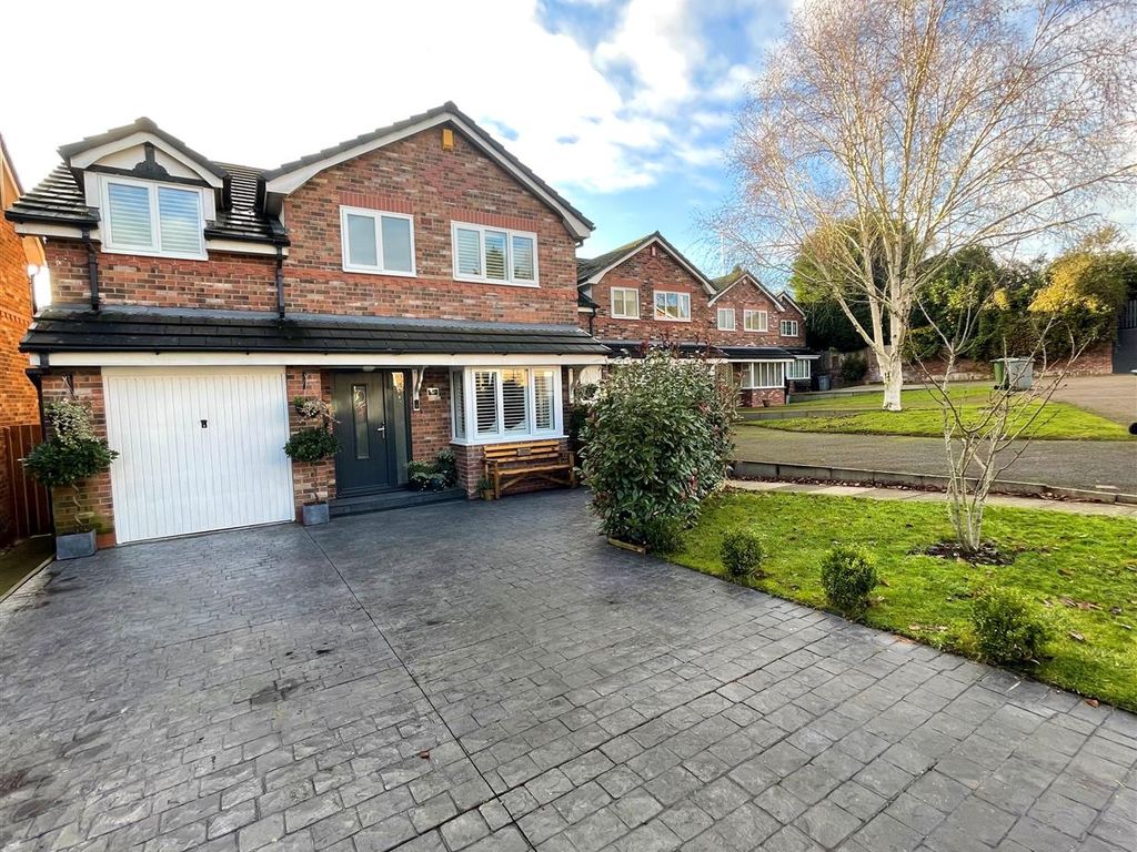 4 bed detached house for sale in Dunham Close, Sandbach CW11, £291,500