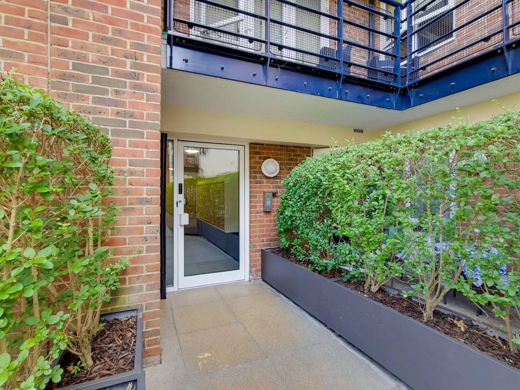 1 bed flat for sale in Seven Kings Way, Kingston, Kingston Upon Thames KT2 Zoopla