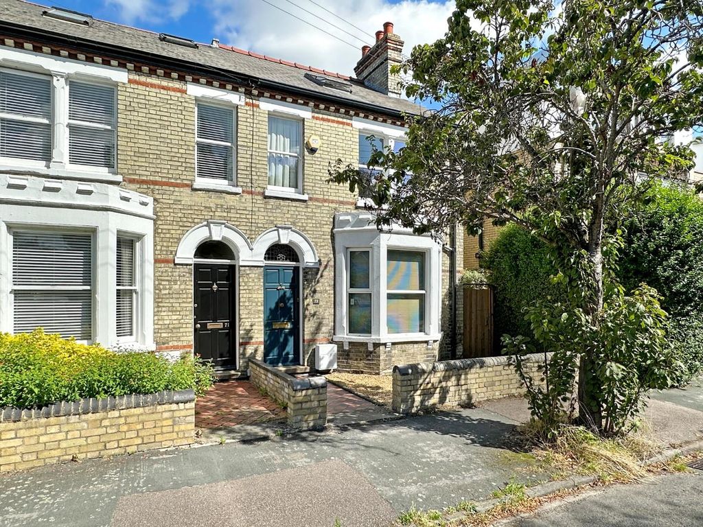 4 bed semidetached house for sale in Montague Road, Cambridge CB4, £