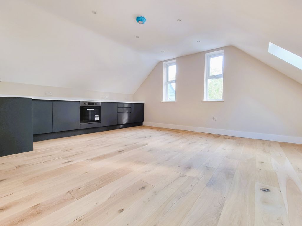 2 bed flat for sale in Stakes Hill Road, Waterlooville PO7, £215,000