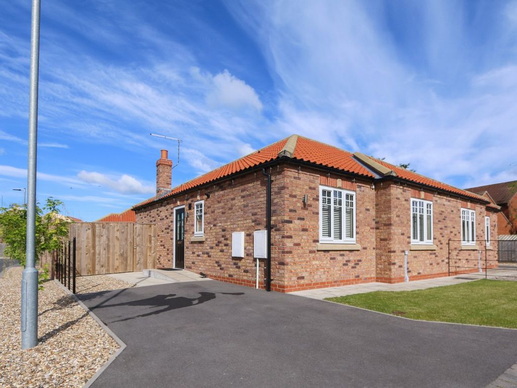 2 bed bungalow for sale in Sykes Close, Beeford, Driffield, East Riding